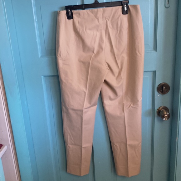 Lafayette 148 NY cropped Bleecker slim leg pants. Beige in size 6. - Picture 2 of 5